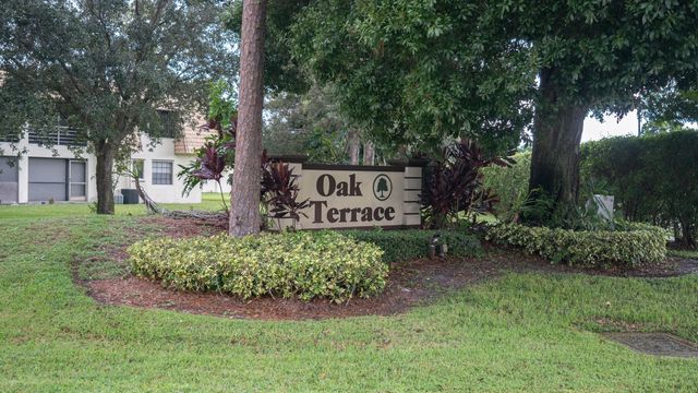 $2,100 | 4327 Oak Terrace Drive | Greenacres