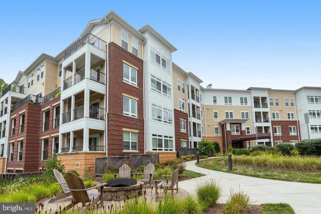 $2,625 | 9430 Silver King Court, Unit 101 | Fairfax