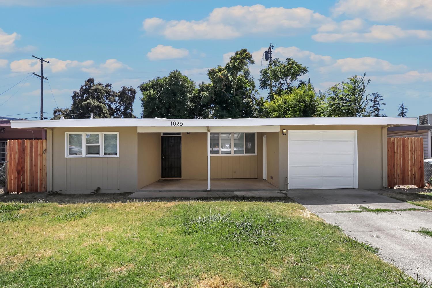 front view of house with a yard