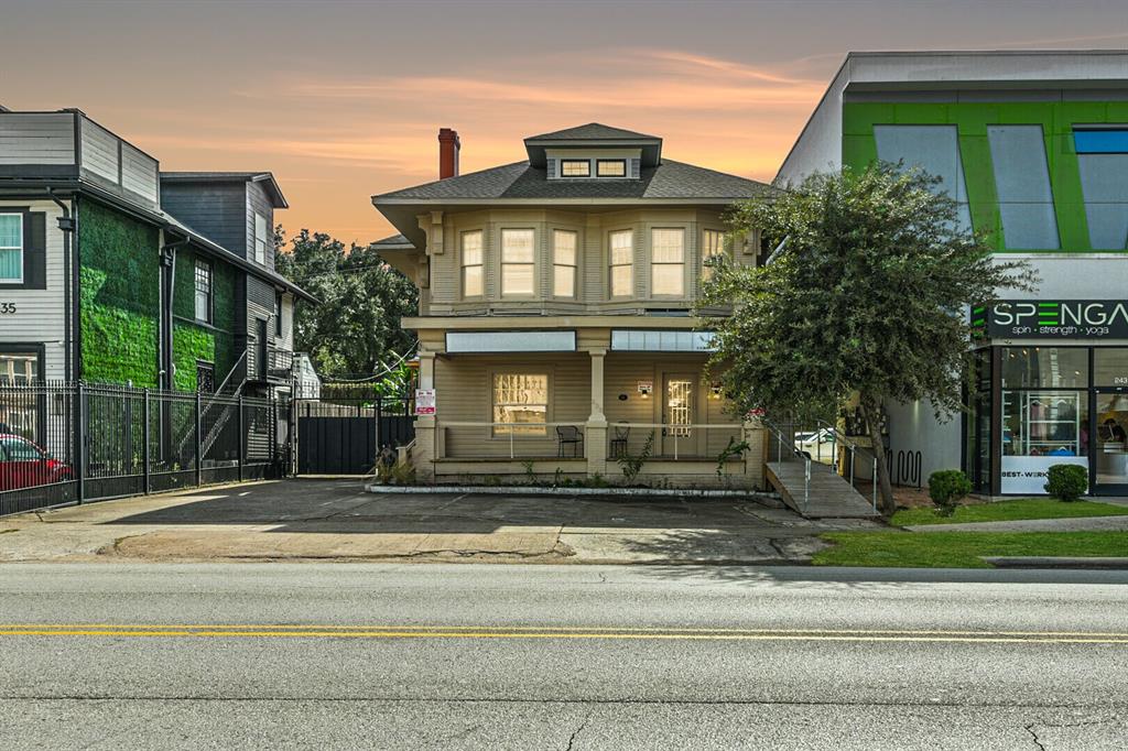 This incredible historic home in the heart of Montrose offers endless possibilities—ideal for retail, office, residential, or rental opportunities. A rare gem in a prime location!