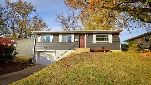 $139,900 | 2236 West Oaklawn Drive | Home Park