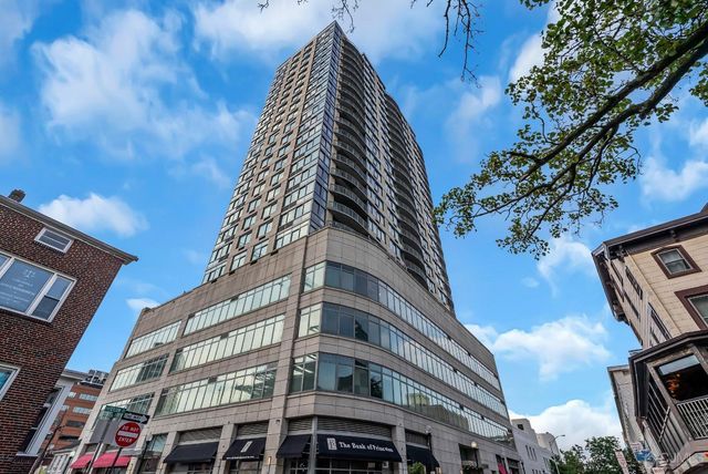 $469,900 | 1 Spring Street, Unit 905 | Downtown New Brunswick