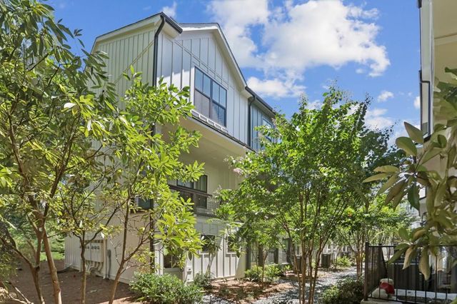 $535,000 | 321 Dilbeck Circle | North Buckhead