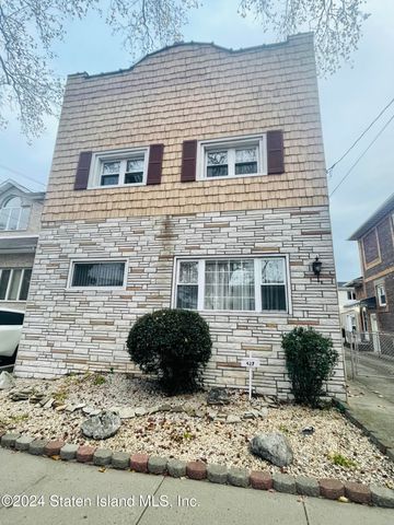 $1,100,000 | 427 Cromwell Avenue | Dongan Hills