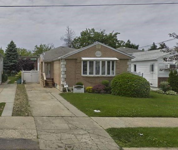 $780,000 | 1324 East 101st Street | Canarsie