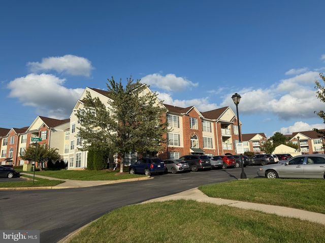 $285,000 | 2100 Yates Drive, Unit 1B | Whittier