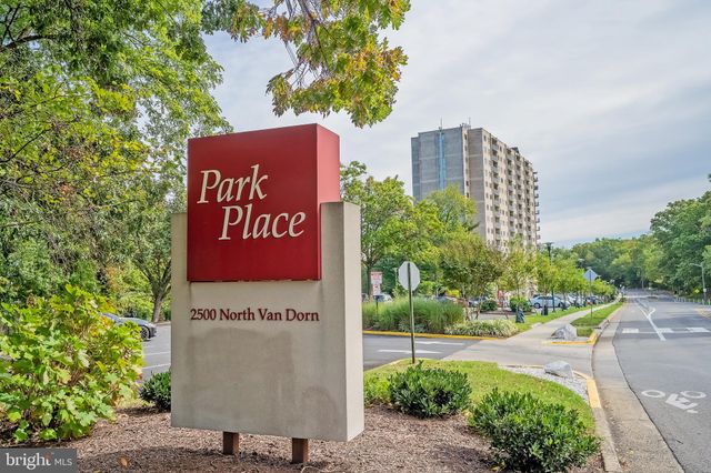 $1,700 | 2500 North Van Dorn Street, Unit 912 | Park Place Condominiums