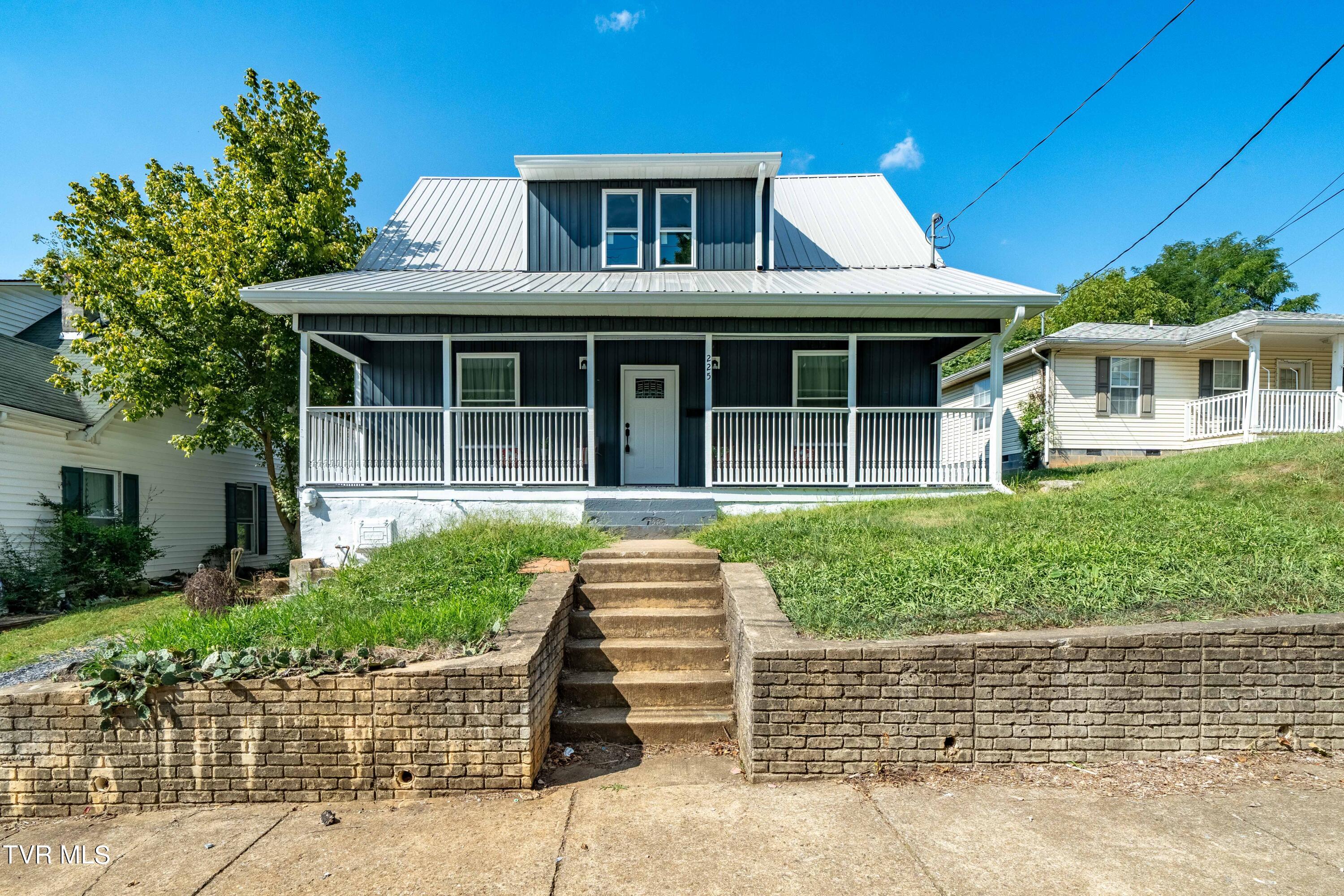 225 McDowell St (2 of 43)