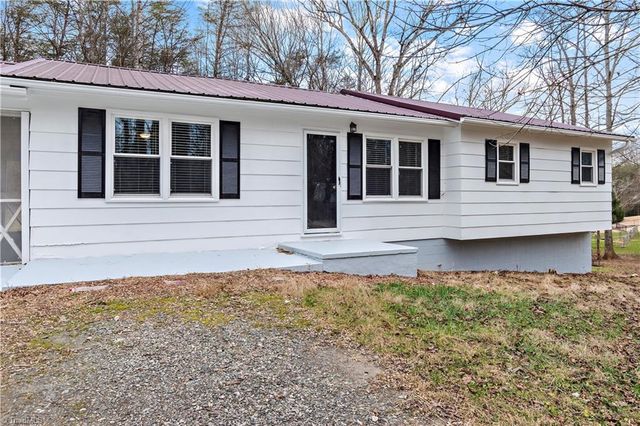 $1,800 | 133 Salem Drive | Mount Airy