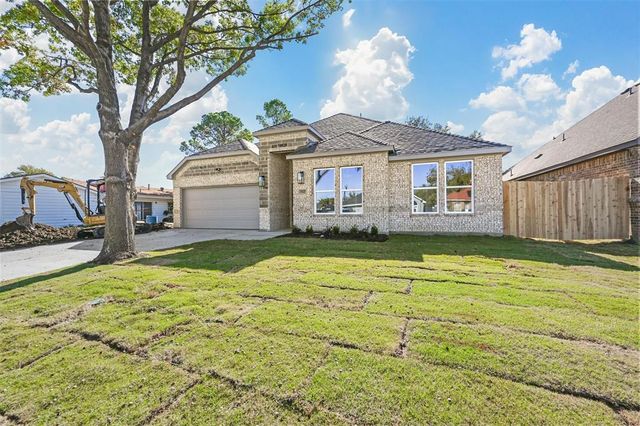 $445,000 | 1025 East Coral Way | Grand Prairie