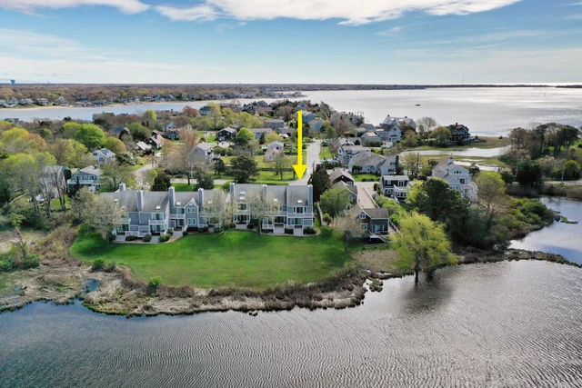 $1,099,999 | 381 Ocean Street, Unit 1 | Hyannis Port