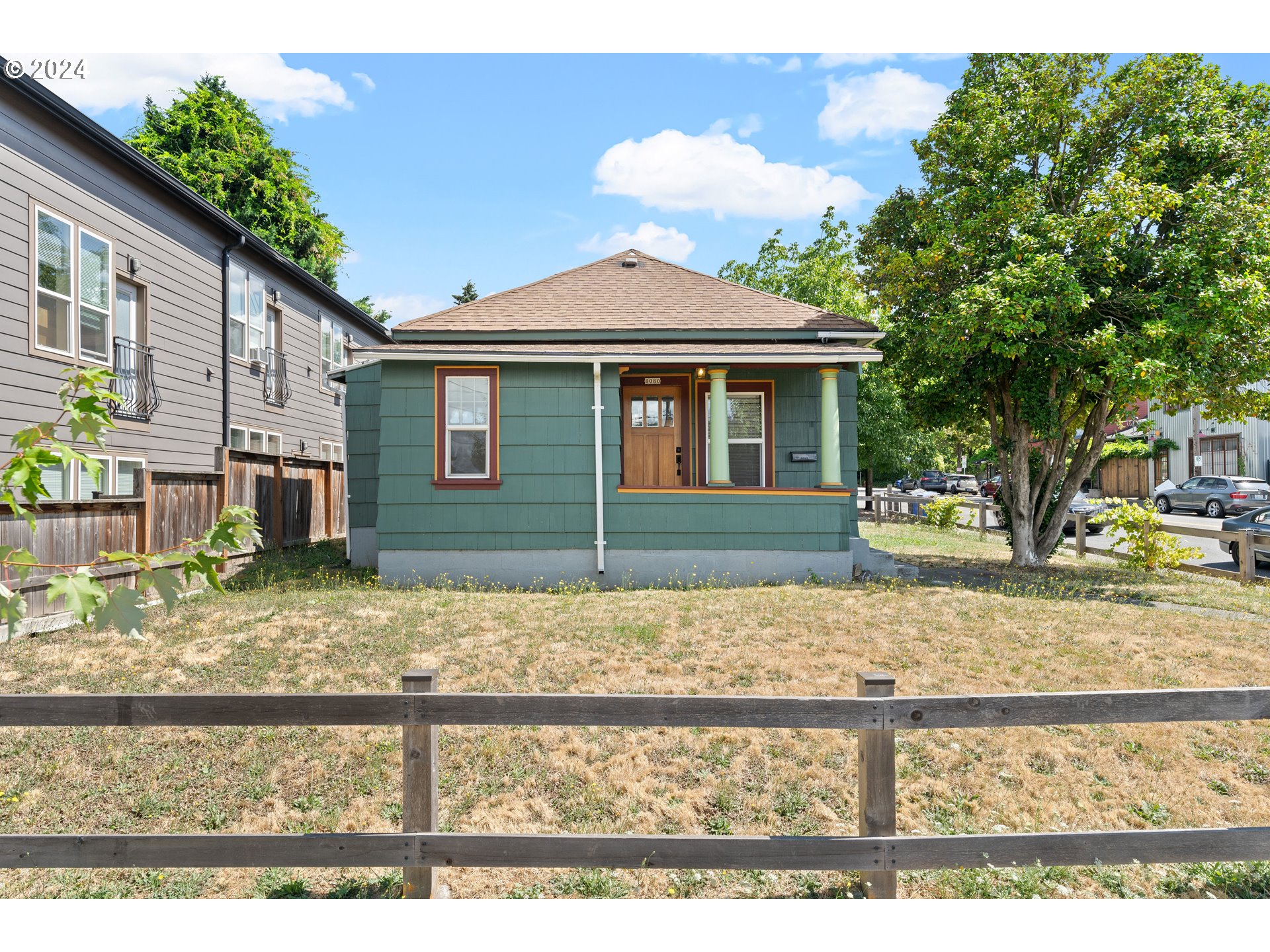 a view front of house with a yard