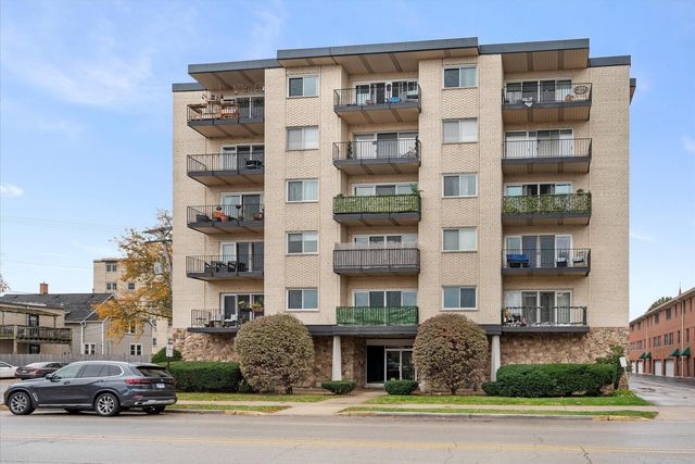 $289,000 | 7314 Randolph Street, Unit 3H | Forest Park