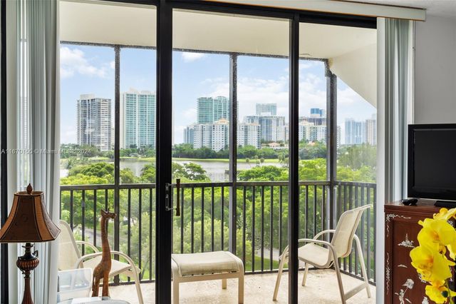 $2,500 | 3401 North Country Club Drive, Unit 819 | Aventura