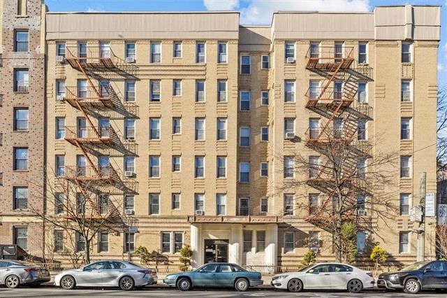 $575,000 | 8502 Fort Hamilton Parkway, Unit 6E | Bay Ridge