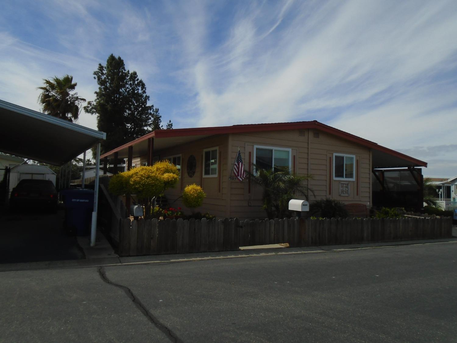 a front view of house with yard