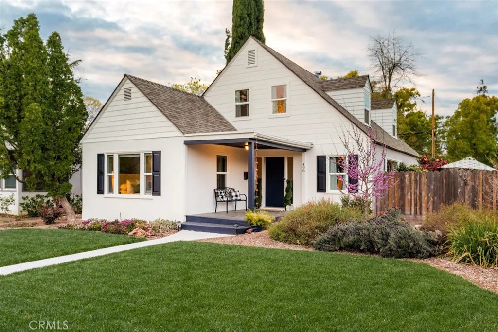 Front view of home with nice curb appeal.