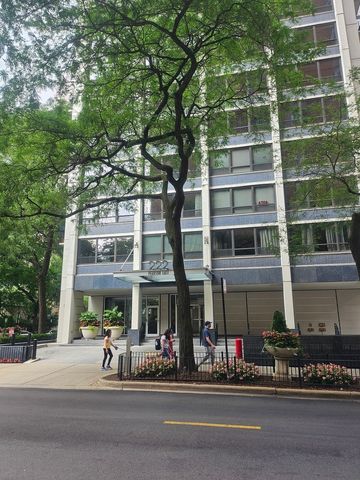 $400,000 | 222 East Pearson Street, Unit 1801 | Near North Side