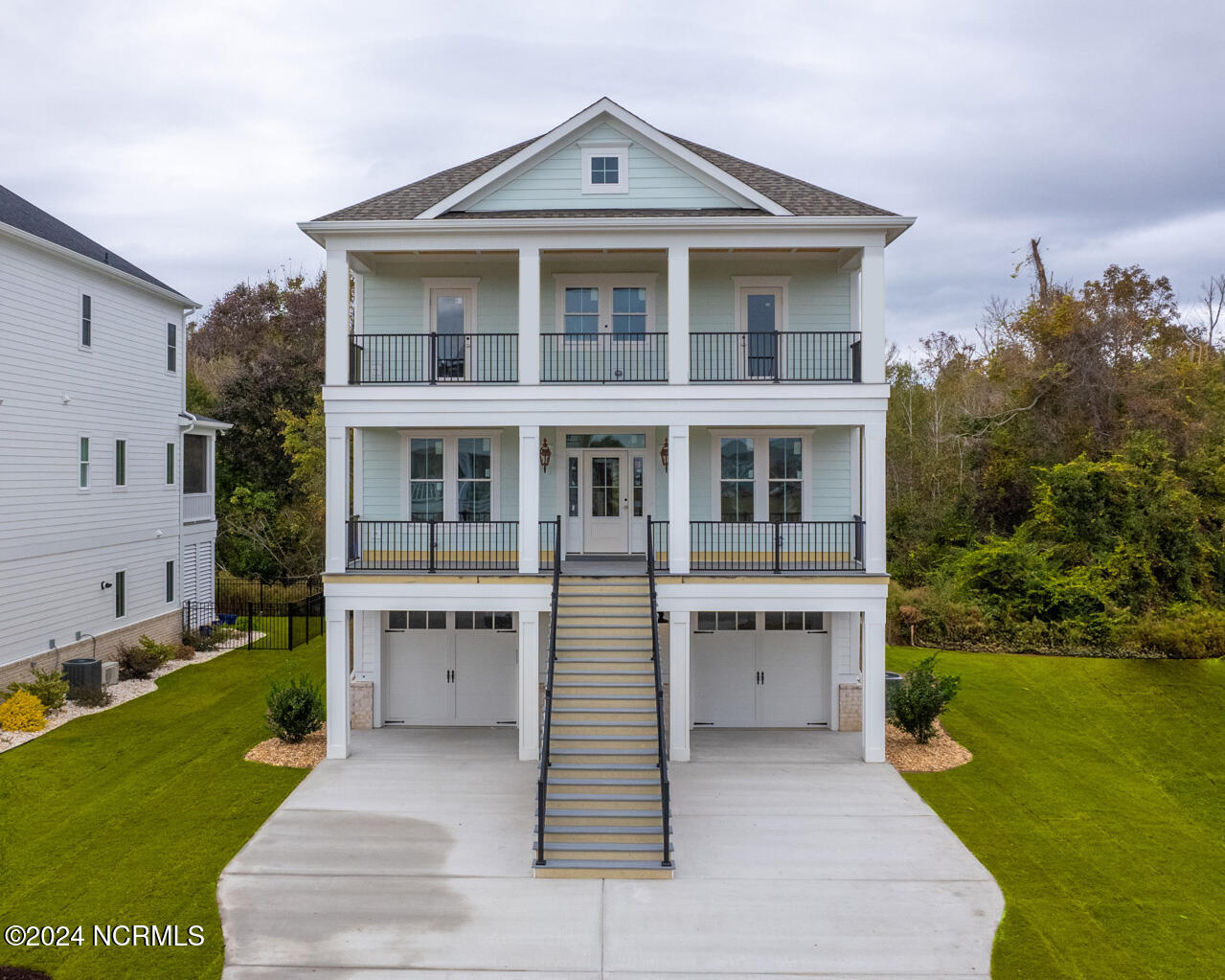 218 Colleton Exterior Front