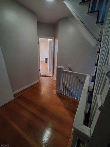 $3,400 | 176 East 32nd Street, Unit 2 | Eastside