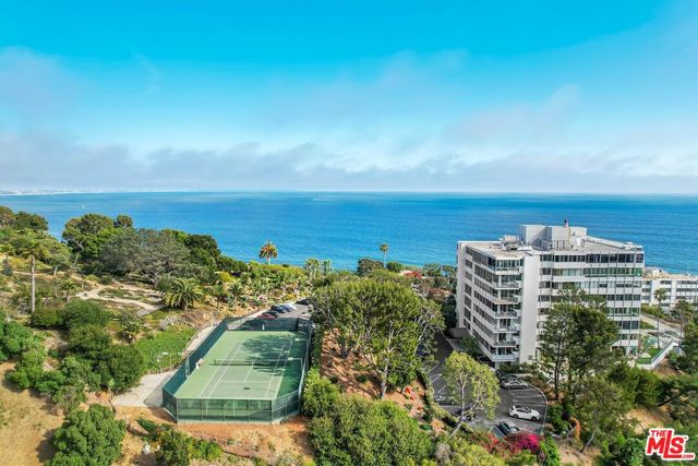 $750,000 | 17352 Sunset Boulevard, Unit 106 | Pacific Palisades