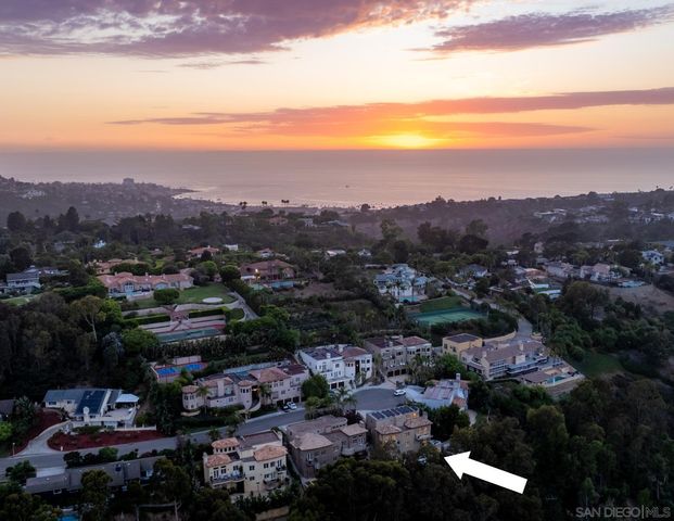 $3,695,000 | 7945 Avenida Kirjah | La Jolla Heights