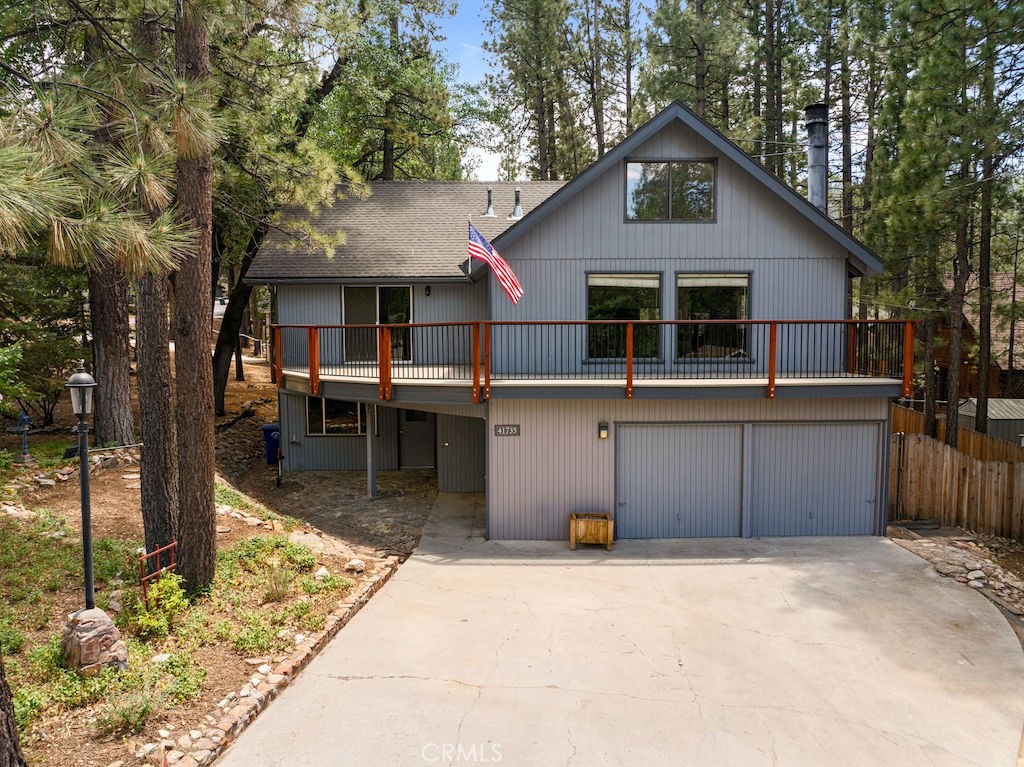 a front view of house with yard