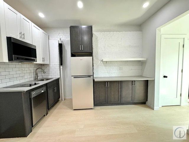 $3,324 | 413 East 9th Street, Unit 5C | East Village