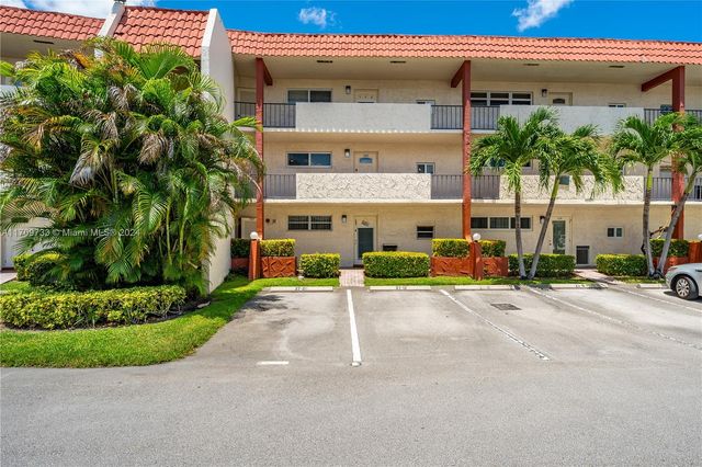 $2,500 | 681 South Hollybrook Drive, Unit 305 | Hollybrook Golf & Tennis Club