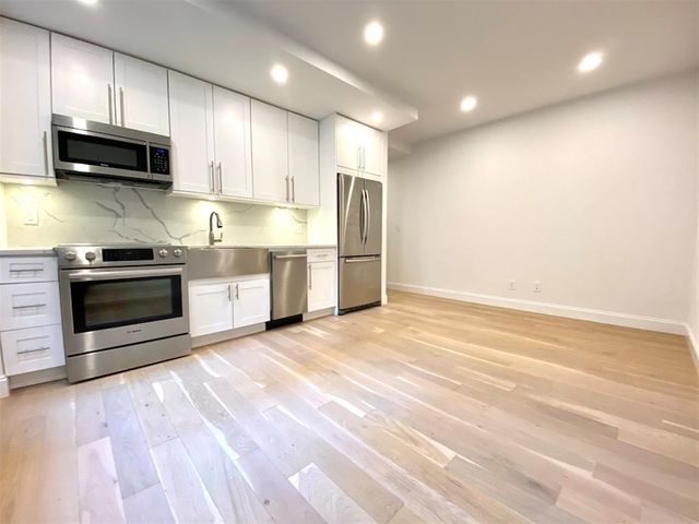 $6,279 | 160 East 48th Street, Unit 12D | Midtown East