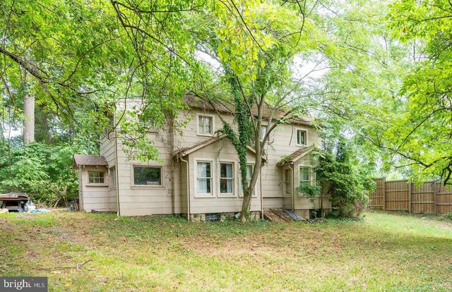 $779,500 | 2308 Great Falls Street | Falls Church - Fairfax County