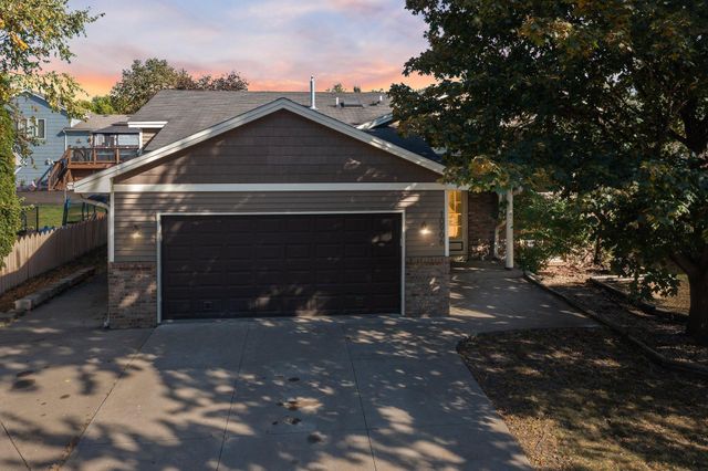 $392,400 | 10906 Idaho Avenue North | Champlin