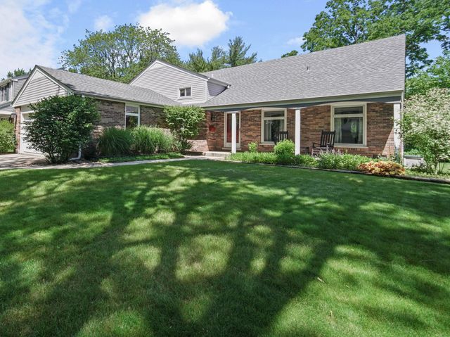 $499,000 | 416 Green Valley Drive | Naperville