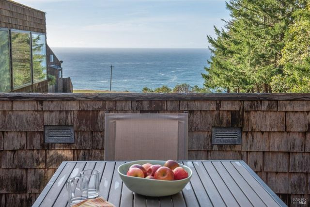 $1,050,000 | 354 Madrone Meadow | The Sea Ranch