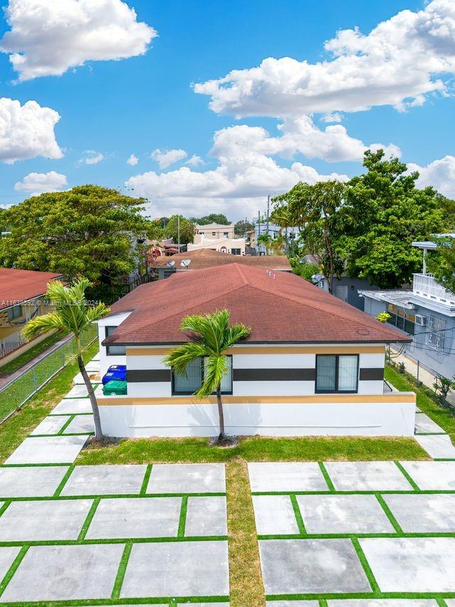 a house view with a outdoor space