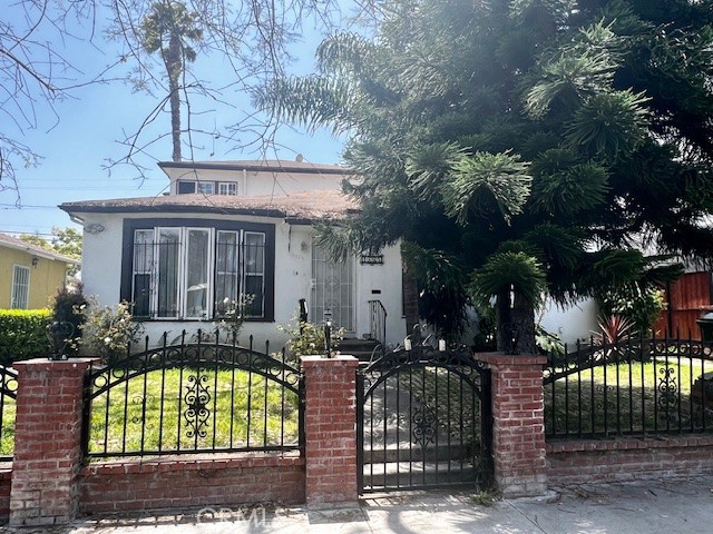 a view of house with a outdoor space