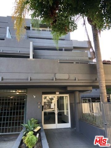 $5,995 | 939 Palm Avenue, Unit 411 | West Hollywood Vicinity