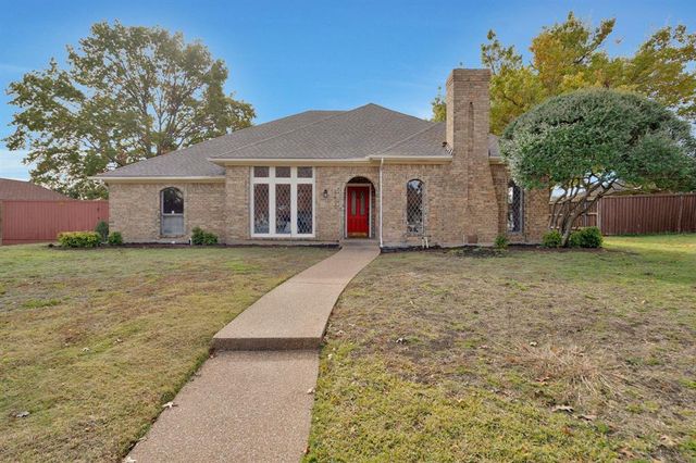 $629,900 | 3620 South Echo Trail | Plano