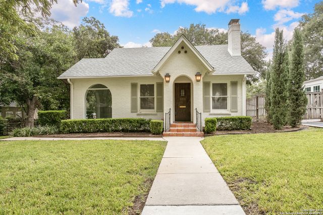 $865,000 | 352 Blue Bonnet Boulevard | Alamo Heights