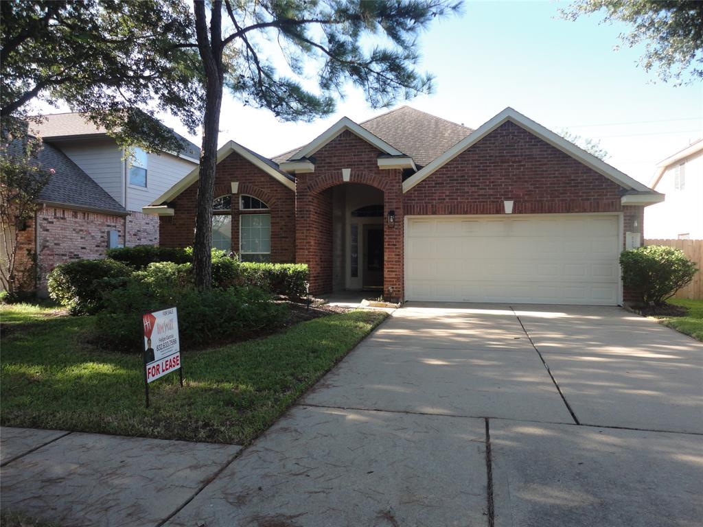 a front view of house with yard