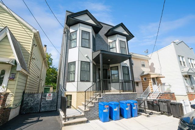 $699,000 | 111 Collard Street, Unit 3 | The Heights