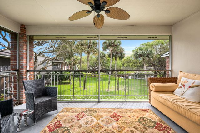 $2,950 | 101 Park Shores Circle, Unit 2 | Oceanside