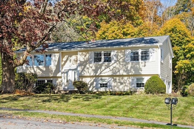 $700,000 | 10 Ruthen Circle | Shrewsbury