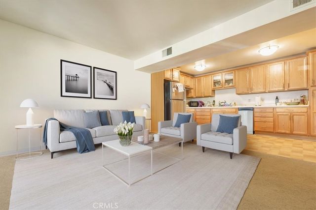 $425,000 | 14850 Hesby Street, Unit 202 | Sherman Oaks