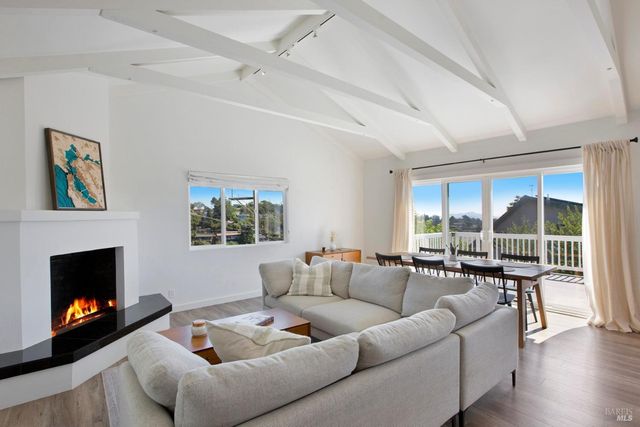 $1,999,000 | 1205 Waterview Drive | Marin Terrace