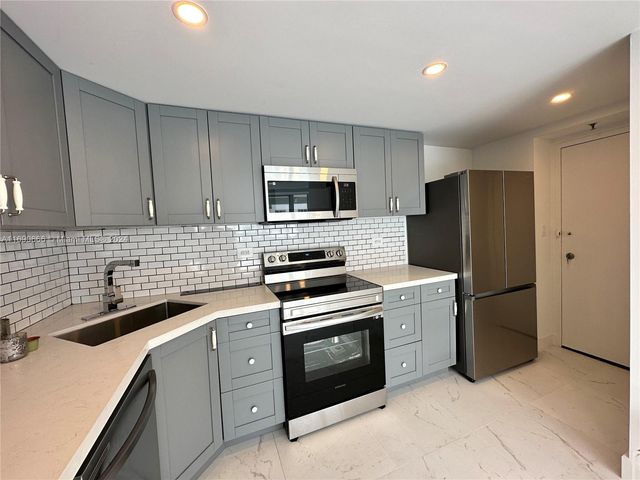 $3,290 | 7545 East Treasure Drive, Unit 8A | Caribbean Towers Condominiums