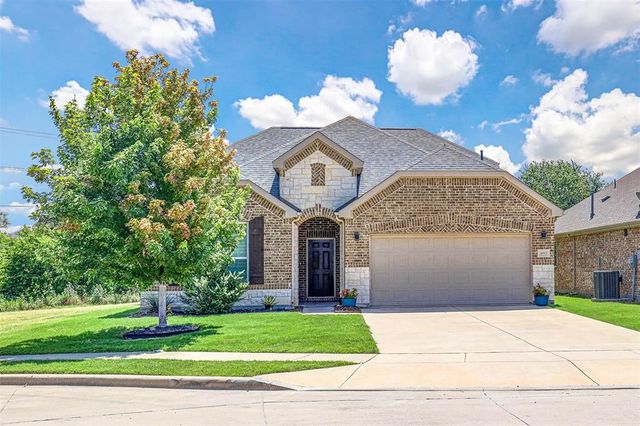 $485,000 | 4933 Meadow Falls Drive | Far North Fort Worth