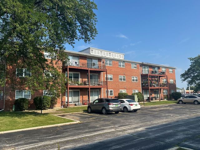 $169,900 | 6135 West 94th Street, Unit C5 | Oak Lawn