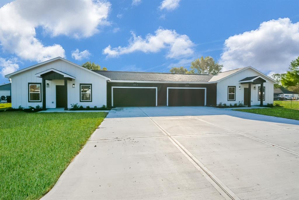 a front view of house with yard