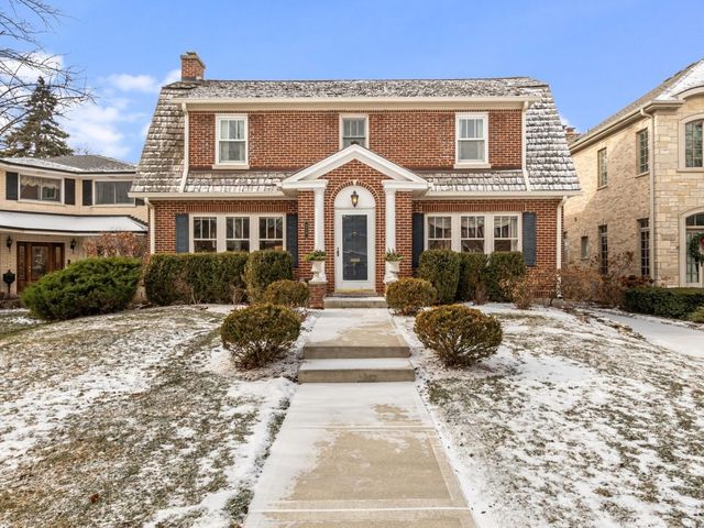 $1,399,900 | 210 Wisner Street | Park Ridge